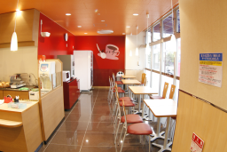 1F - イートインコーナー